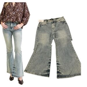 Judy Blue Fashion Freenzy Flare Jeans w/ Stretch Size 15/32 NWT